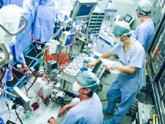 手術室 人工心肺装置操作
